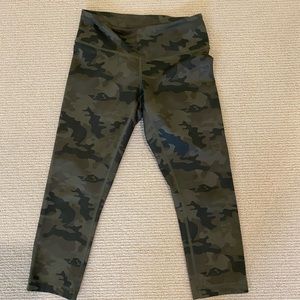 Lululemon cropped camo leggings